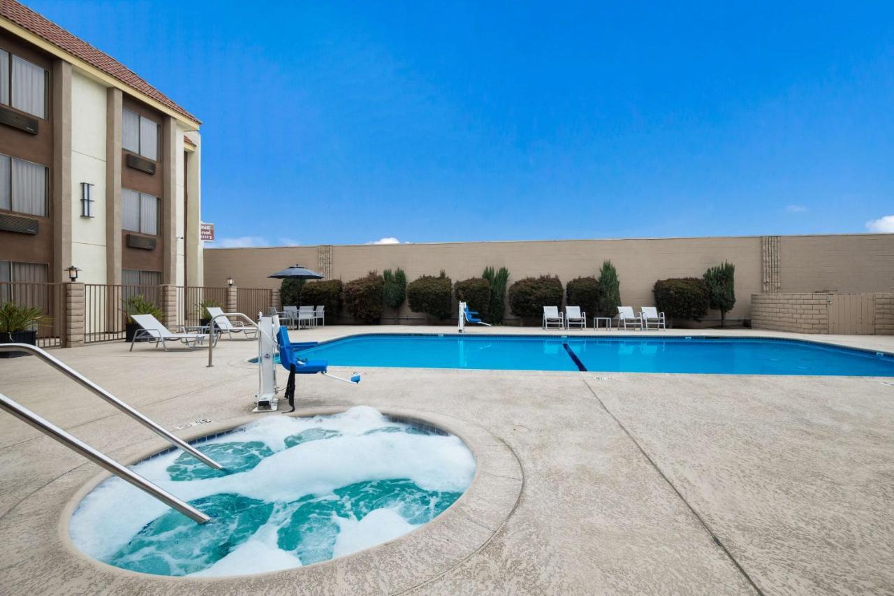 Best Western Norwalk Inn Exteriér fotografie