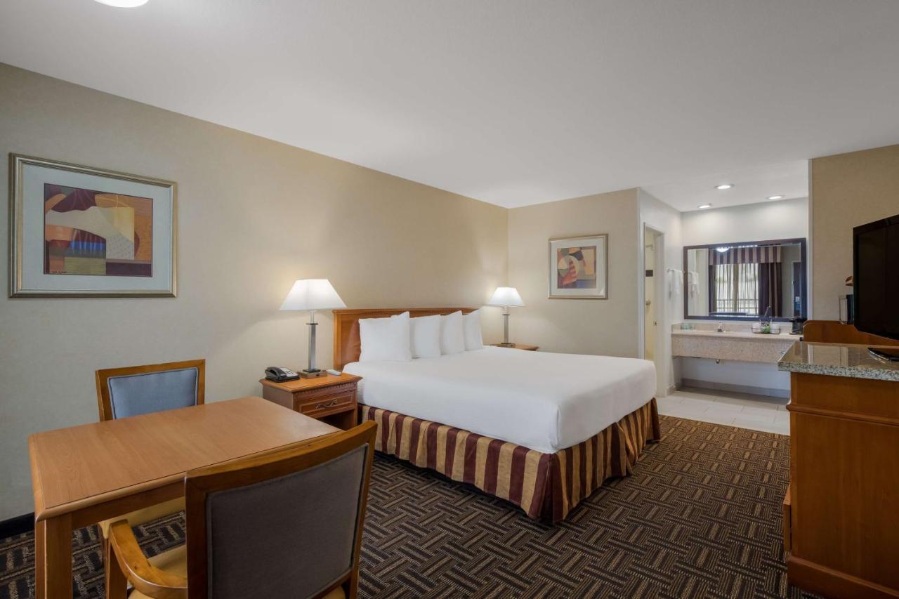 Best Western Norwalk Inn Exteriér fotografie